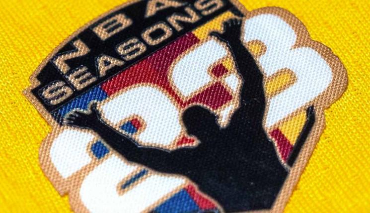开云体育-ESPN：剩余46场詹姆斯将身着特别球衣，赛后徽章将被制成球星卡