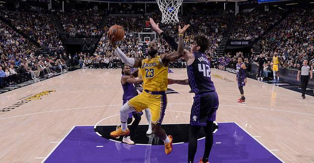 kaiyun sports-詹姆斯：我们今晚防得还不错 但对手进了很多三分