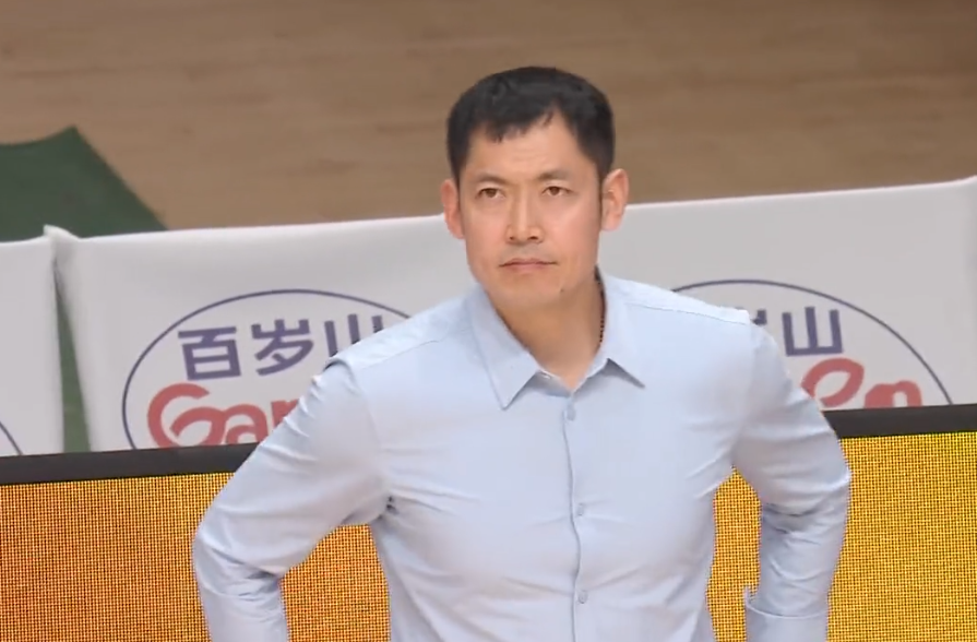 kaiyun sports-连克北京吉林！2连胜北控强势反弹 内线大腿复活，张庆鹏帅位稳了