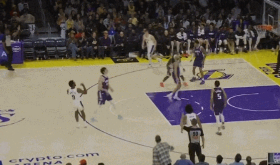 开云娱乐-52中21！布朗尼真有本事！NBA最励志的球二代