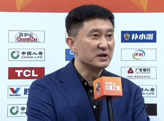 开云APP下载-杜锋：多人有伤依然顽强拼搏，赢球的关键就是广东篮球的精神