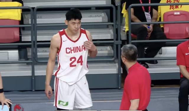 开云APP下载-群星闪耀，中国男篮热身赛小胜，王俊杰抢11个进攻篮板，徐昕10+8